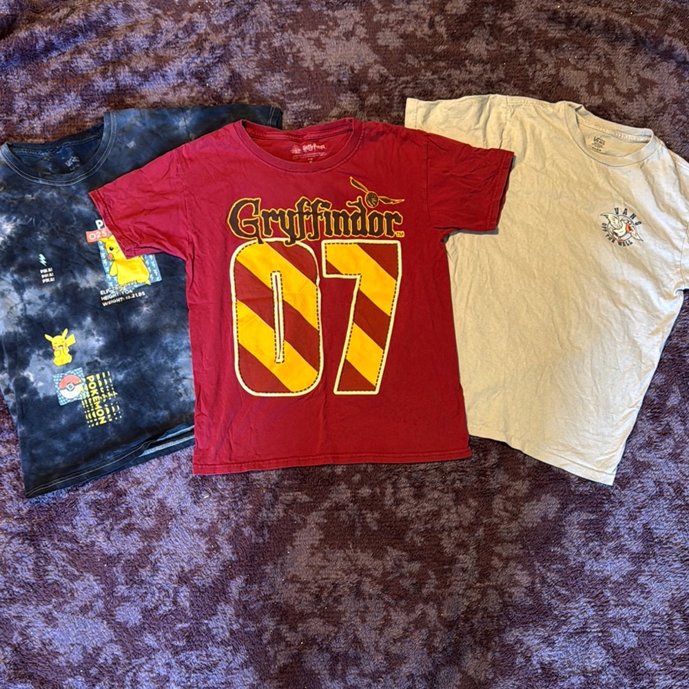 5/$25 Boys Medium 8/10 Gryffindor Pokémon and Vans Shirt lot